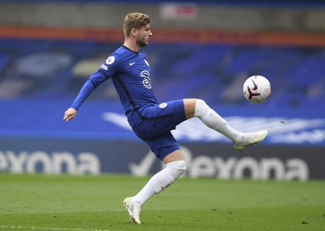 CBA：深圳男篮三分爆发 主场胜上海