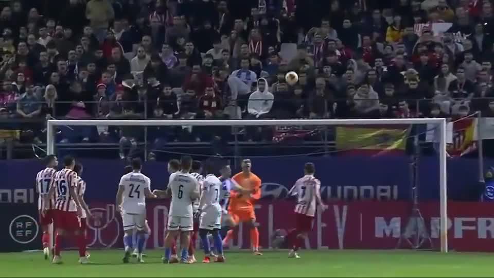 韩K2附加赛半场：巴萨尼破门，黄在闰送礼，富川2-0水原