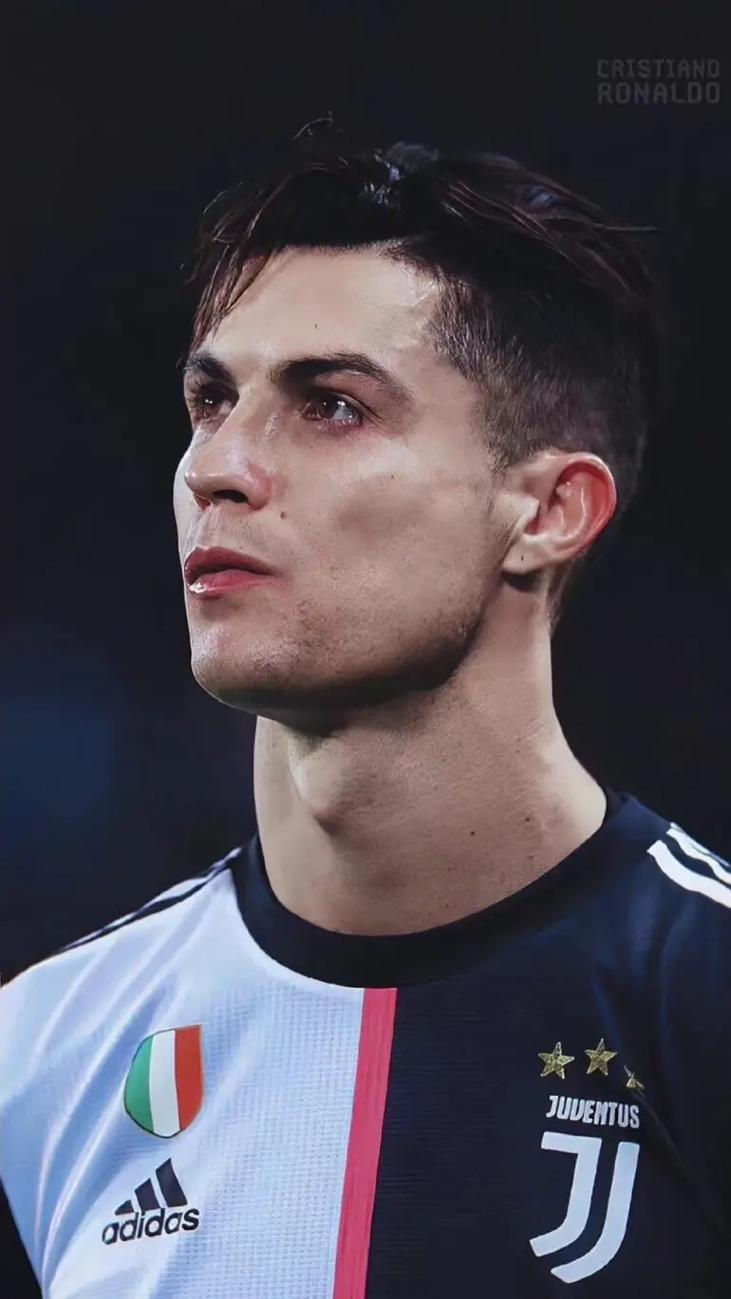 话题｜萨拉赫无缘欧冠名单 离开利物浦倒计时？